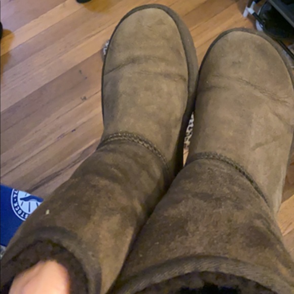 Uggs - Picture 2 of 3